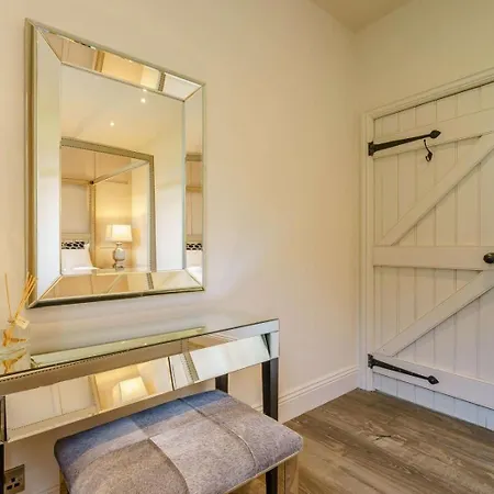 3 Bed In Richmond Oc-86747