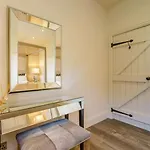 3 Bed In Richmond Oc-86747