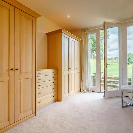 3 Bed In Richmond Oc-86747 *